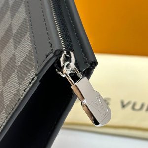 Клатч Louis Vuitton