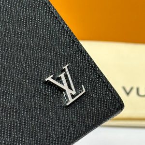 Клатч Louis Vuitton