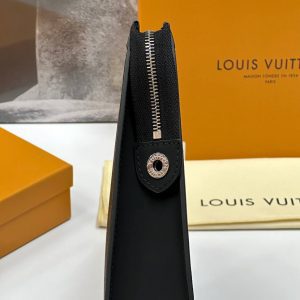 Клатч Louis Vuitton