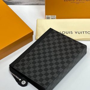 Клатч Louis Vuitton