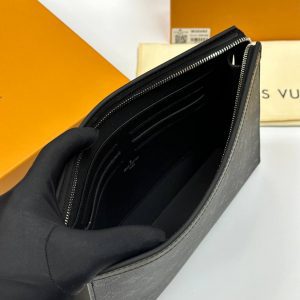 Клатч Louis Vuitton