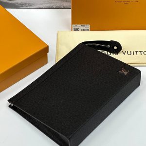 Клатч Louis Vuitton