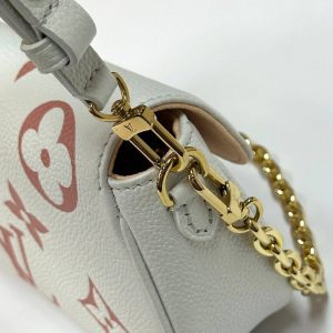 Кошелёк на цепочке Louis Vuitton lvy