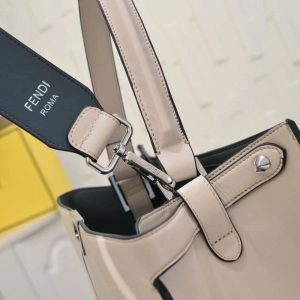 Сумка Fendi Peekaboo X-lite