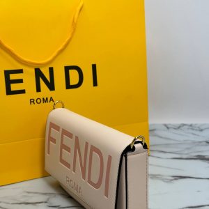 Клатч Fendi