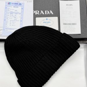 Шапка Prada