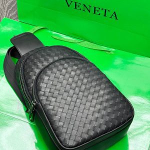 Сумка-слинг Bottega Veneta