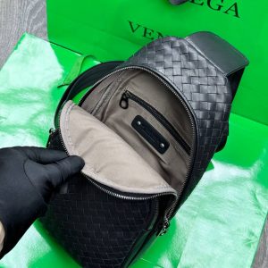 Сумка-слинг Bottega Veneta