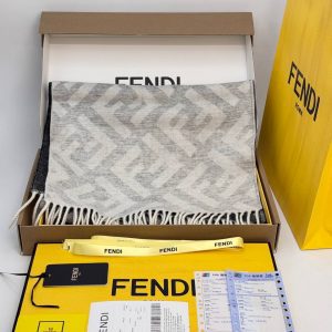 Шарф Fendi