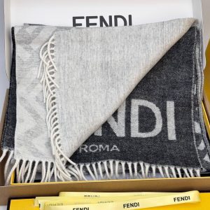 Шарф Fendi