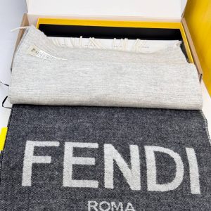 Шарф Fendi