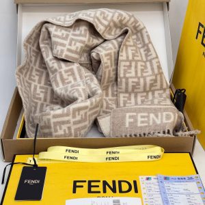 Шарф Fendi