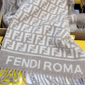 Шарф Fendi