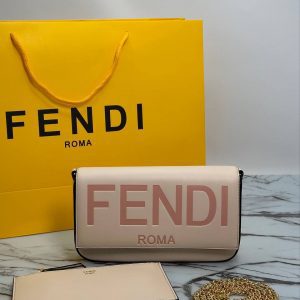 Клатч Fendi