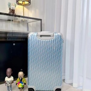 Чемодан Dior и Rimowa