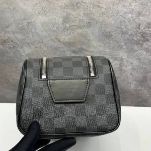 Косметичка Louis Vuitton Dopp Kit