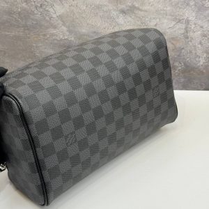 Косметичка Louis Vuitton Dopp Kit