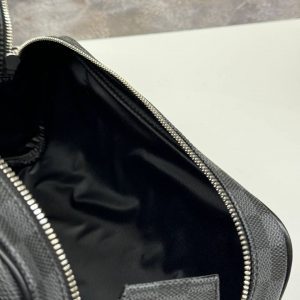 Косметичка Louis Vuitton Dopp Kit