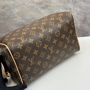 Косметичка Louis Vuitton Dopp Kit