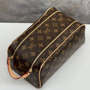 Косметичка Louis Vuitton Dopp Kit