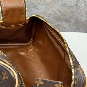 Косметичка Louis Vuitton Dopp Kit