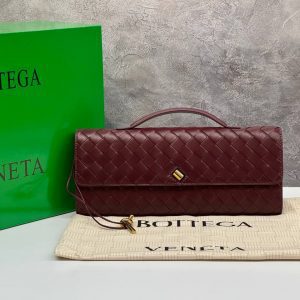 Клатч Bottega Veneta Andiamo