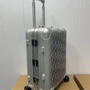 Чемодан Dior and Rimowa