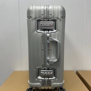 Чемодан Dior and Rimowa